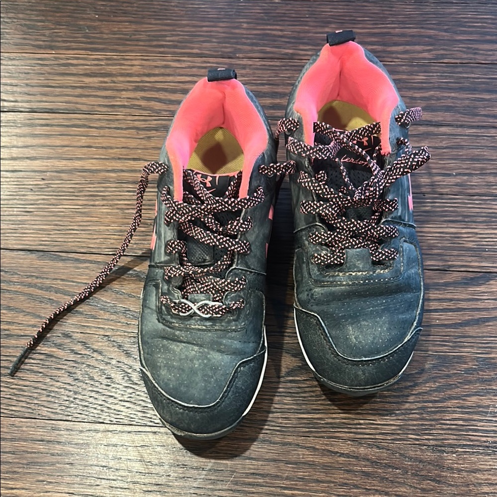 Kids Black and Pink Softball cleats